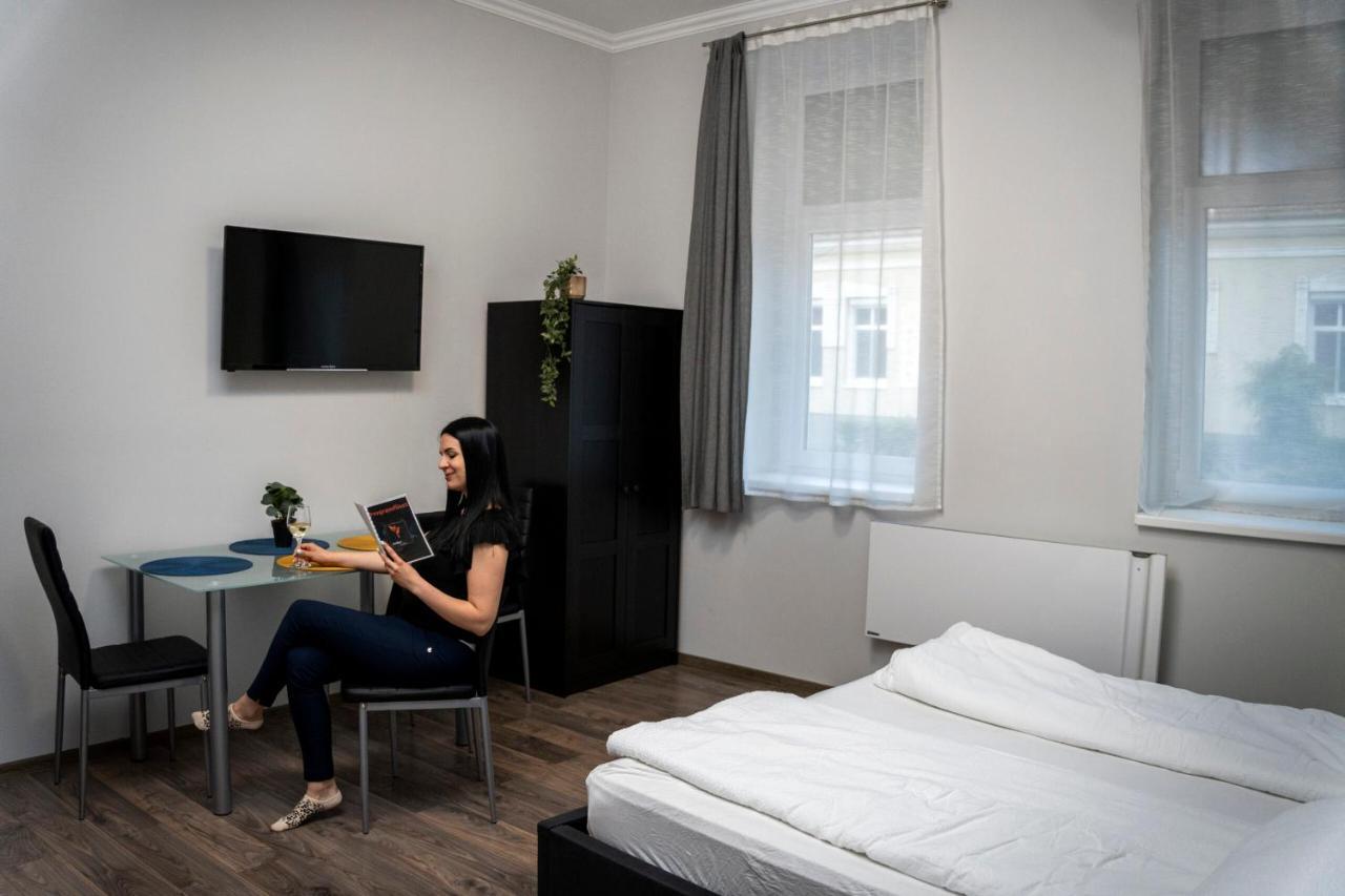 Kolibri Apartman - Makó Esterno foto