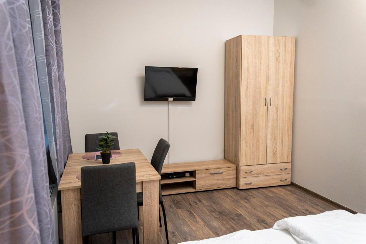 Kolibri Apartman - Makó Esterno foto