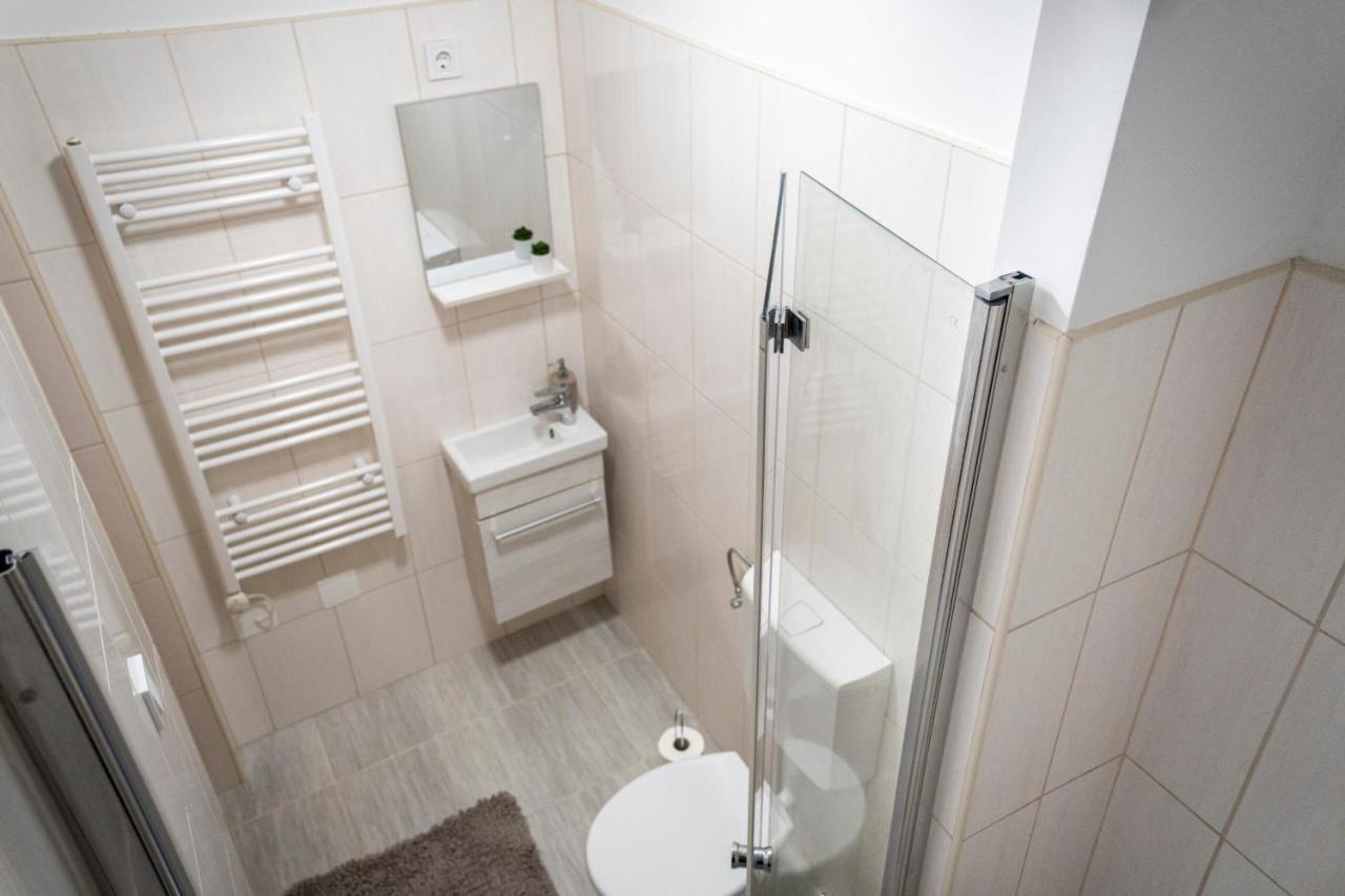 Kolibri Apartman - Makó Esterno foto