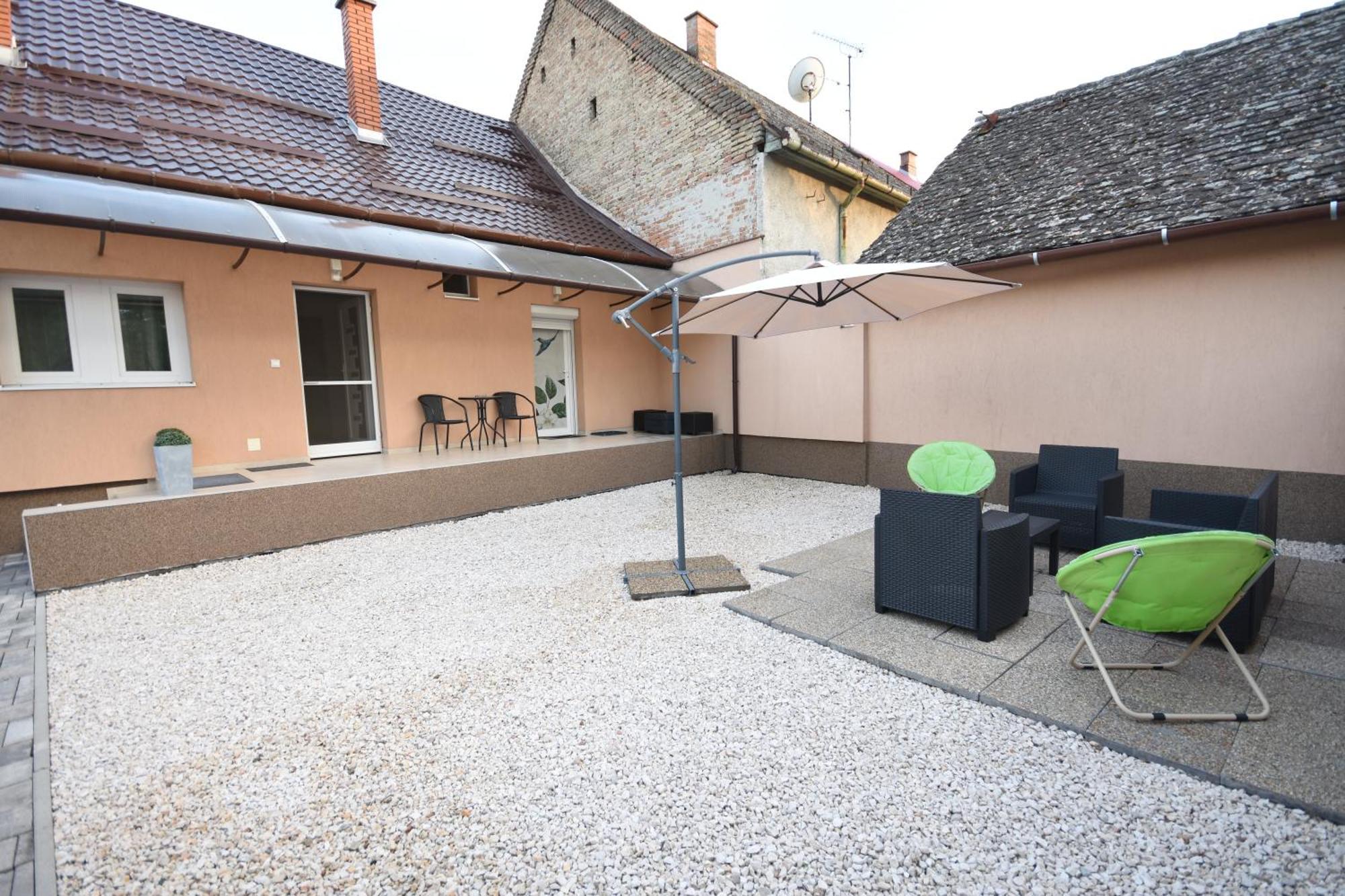 Kolibri Apartman - Makó Esterno foto